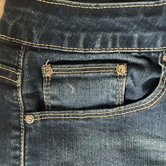 Earl Jeans Classic Blue Jean Shorts - Picture 6 of 6
